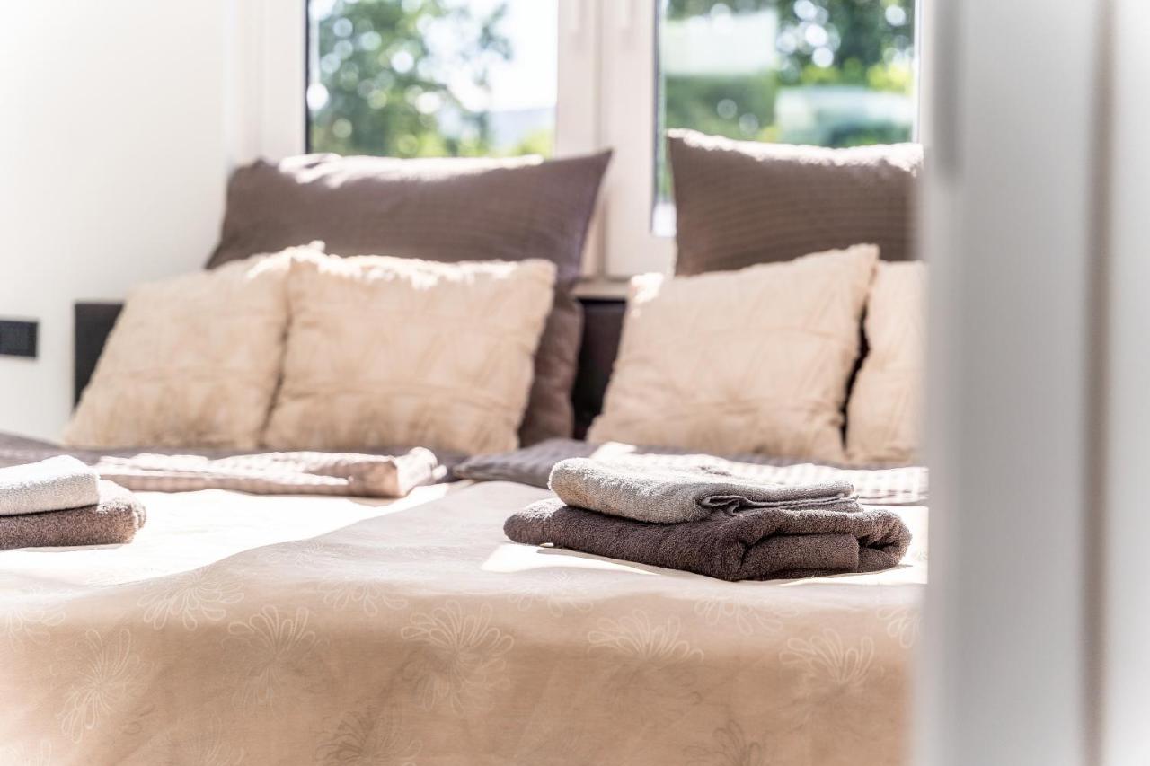 Gemuetliches Und Lichtdurchflutetes Penthouse Mit Sternenhimmelblick, Boxspringbett Und Terrasse - Gute Anbindung An Die Innenstadt Kassel Kültér fotó